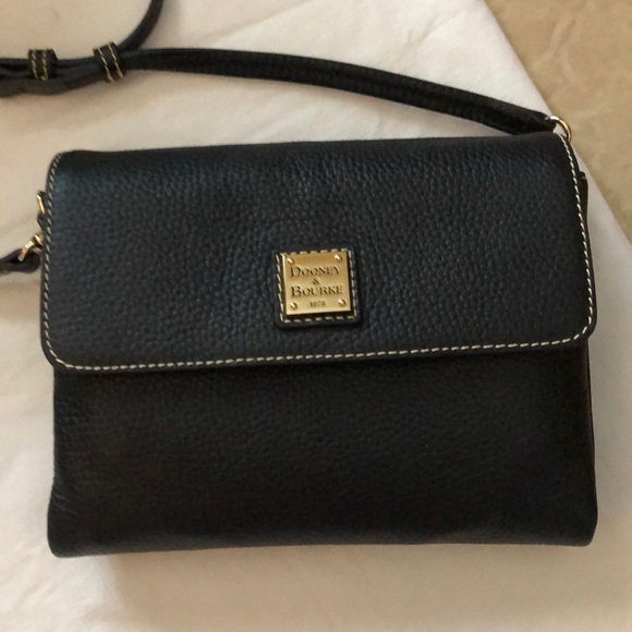 Dooney & Bourke Handbags - Dooney & Bourke Hunter Crossbody